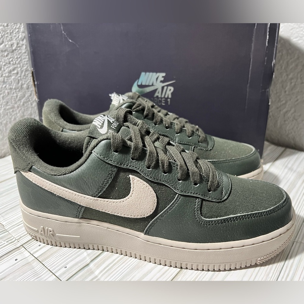 Nike Air Force 1 ‘07 LX men’s sneakers shoes‎ sequoia green cream size 7 low